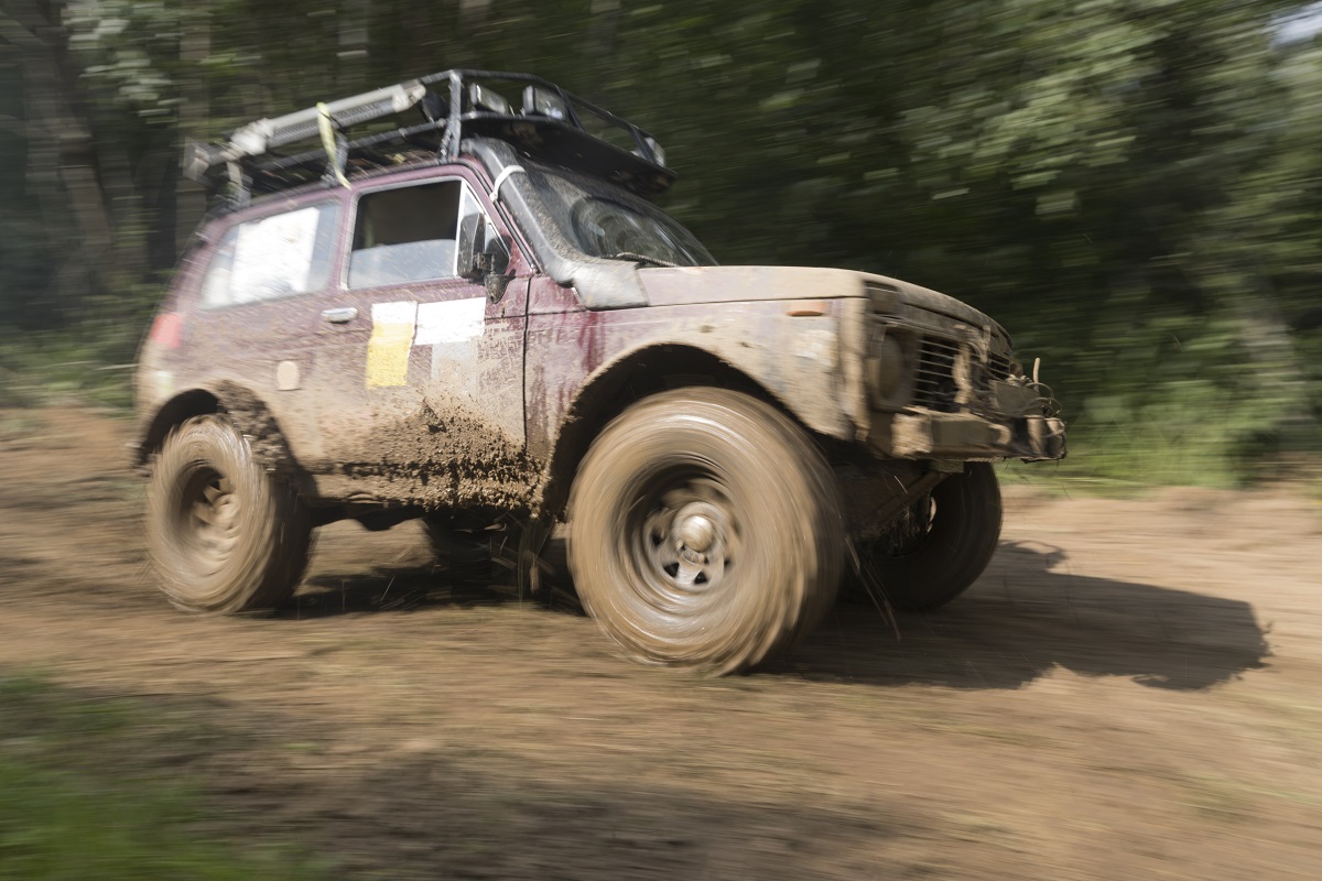 SUV goes off road, off-road sport