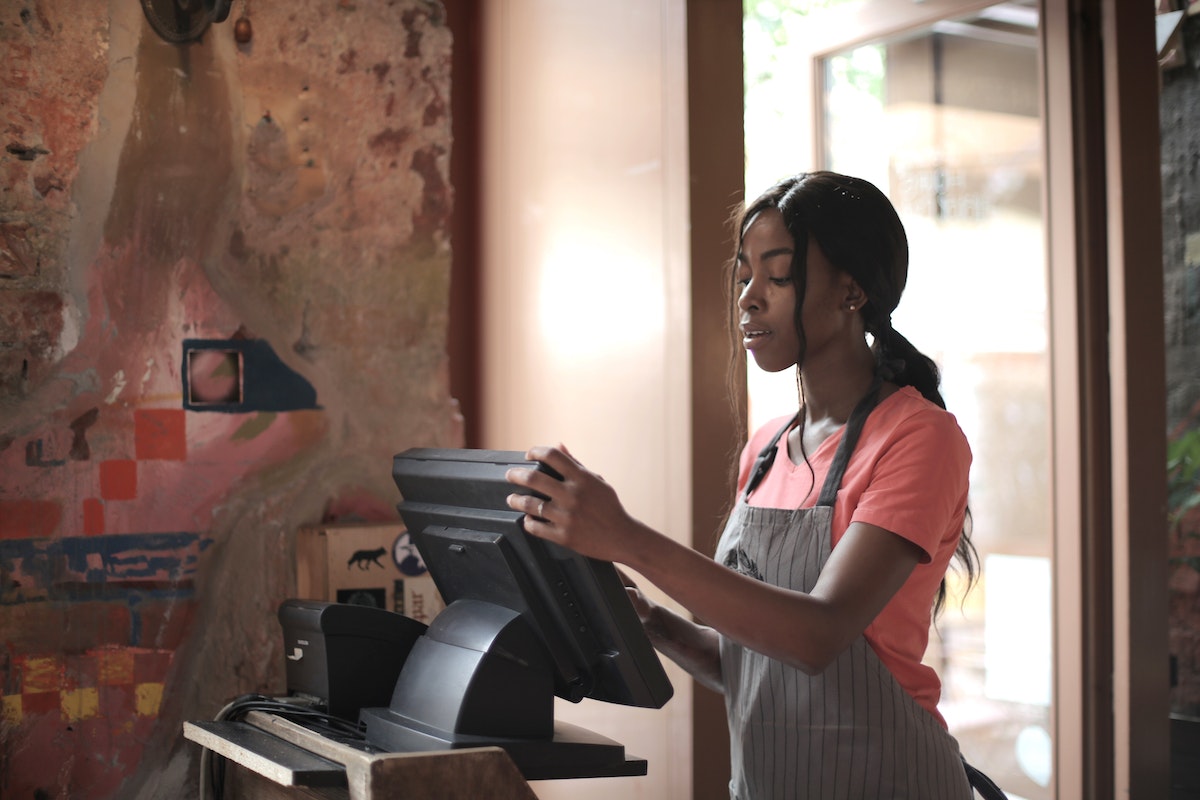 woman in the cashier